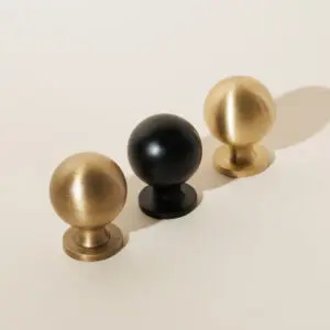 GALKA-MEBLOWA-MOSIEZNA-37X28MM-ROZNE-WYKONCZENIA Mosiężna Gałka meblowa 37x28mm