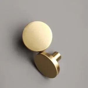 Uchwyt meblowy gałka mosiężna delikatnie szczotkowana 40mm