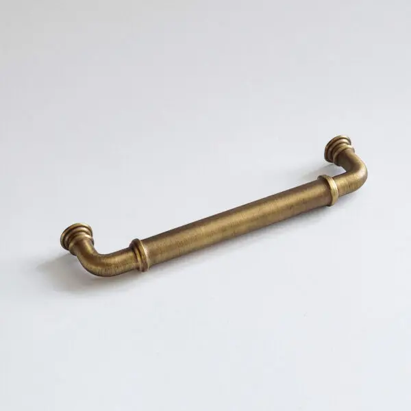 Uchwyt-do-mebli-klasyczny-4-dlugosc-142mm-kolor-mosiezny-starzony