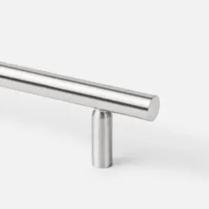 Uchwyt-Senza-stal-nierdzewna-detal Senza ze stali chirurgicznej