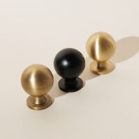 Mosiężna Gałka meblowa 37x28mm