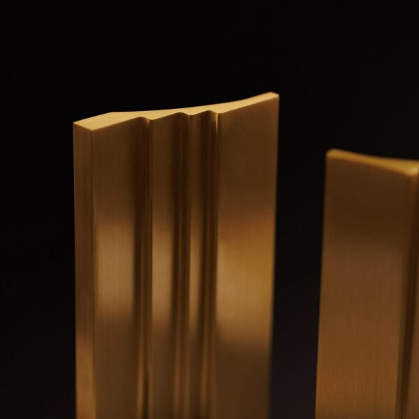 Designerski-ekskluzywny-uchwyt-do-mebli-mosiezny-Grave Designerski-ekskluzywny-uchwyt-do-mebli-mosiezny-Grave