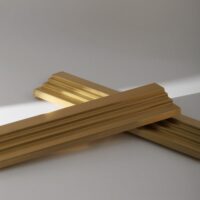 Designerski-uchwyt-meblowy-mosiezny-Grave-1