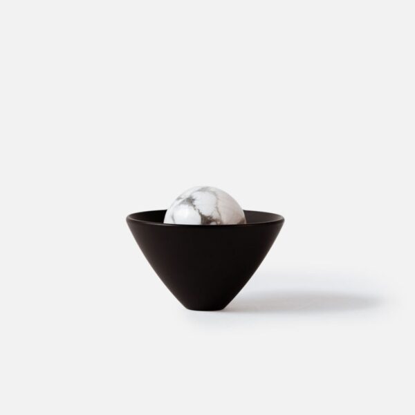 Galka-do-mebli-uchwyt-kielich-K3-kolor-czarny-z-kamieniem-bialym-z-zylka-marmur-howlit Galka-do-mebli-uchwyt-kielich-K3-kolor-czarny-z-kamieniem-bialym-z-zylka-marmur-howlit