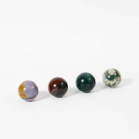 Galka-kielich-mosiezny-kolor-czrny-kamien-zielony-niebieski-bialy-czarny-zebra-kulki-kamienne-agat