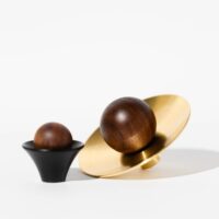 Galka-kielich-mosiezny-kolor-czrny-kulka-drewniana-orzech