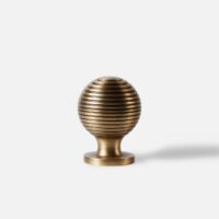 Galka-mosiezna-starzona-37x28mm-z-prazkami