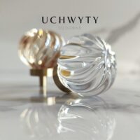 Galka-uchwyt-krysztalowy-przezroczysty-szampanski-ksztalt-kula-z-mosiezny