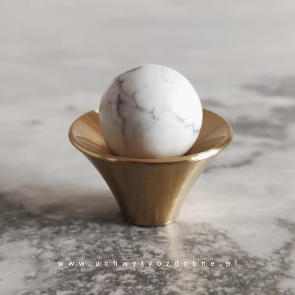 Galka-uchwyt-meblowy-kielich-K1-mosiezny-z-kamieniem-z-zylka-marmur-howlit Galka-uchwyt-meblowy-kielich-K1-mosiezny-z-kamieniem-z-zylka-marmur-howlit