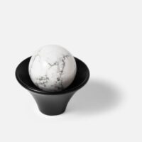 Kielich-galka-mosiezna-KOLOR-CZARNY-do-mebli-z-kulka-kamien-bialy-z-zylka