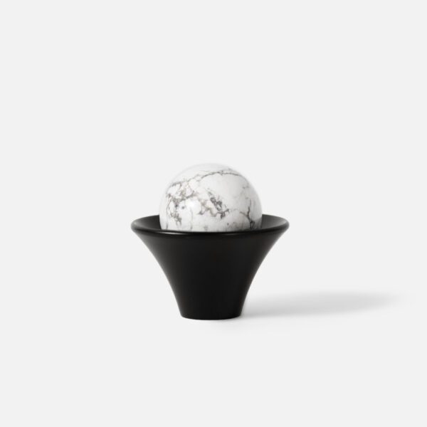 Kielich-galka-mosiezna-KOLOR-CZARNY-do-mebli-z-kulka-kamien-bialy-z-zylka-howlit Kielich-galka-mosiezna-KOLOR-CZARNY-do-mebli-z-kulka-kamien-bialy-z-zylka-howlit