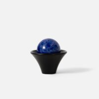 Kielich-galka-mosiezna-KOLOR-CZARNY-do-mebli-z-kulka-kamien-niebieski-sodalit