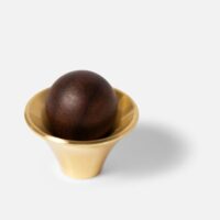 Kielich-galka-mosiezna-do-mebli-z-kulka-orzech