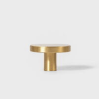 Klasyczna-galka-mosiezna-o-przektoju-T-rozmiar-33mm