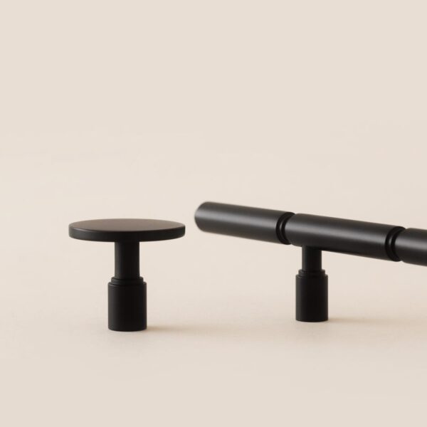 Kolekcja-Segno-uchwyt-i-galka-mosiezny-kolor-czarny Kolekcja-Segno-uchwyt-i-galka-mosiezny-kolor-czarny