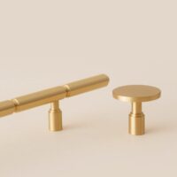 Kolekcja-Segno-uchwyt-i-galka-mosiezny-szczotkowany