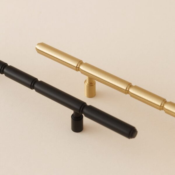 Kolekcja-Segno-uchwyty-mosiezny-i-czarny-dlugosc-217mm Kolekcja-Segno-uchwyty-mosiezny-i-czarny-dlugosc-217mm