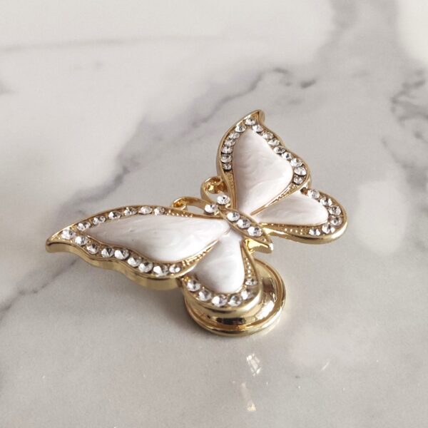 Motyl-uchwyt-ozdobny-do-mebli-zloty-z-cyrkoniami-i-masa-perlowa Motyl-uchwyt-ozdobny-do-mebli-zloty-z-cyrkoniami-i-masa-perlowa