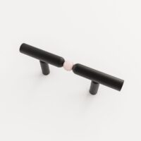 UCHWYT-DO-MEBLI-98MM-CZARNY-I-ROZOWY-KWARC-10MM