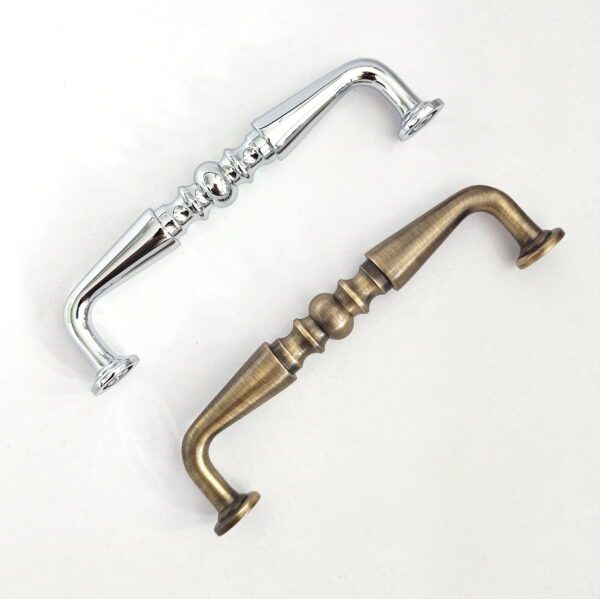 Uchwyt-do-mebi-reling-klasyczny-z-mosiadzu-kolor-srebrny-starzony-1 Uchwyt-do-mebi-reling-klasyczny-z-mosiadzu-kolor-srebrny-starzony-1