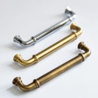 Uchwyt-do-mebli-klasyczny-4-142mm-mosiezny-rozne-kolory