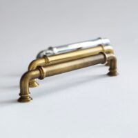 Uchwyt-do-mebli-klasyczny-nr-4-142mm-mosiezny-rozne-kolory