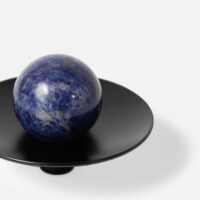 Uchwyt-galka-kielich-k2-z-czarnym-kamieniem-niebieskim-sodalit