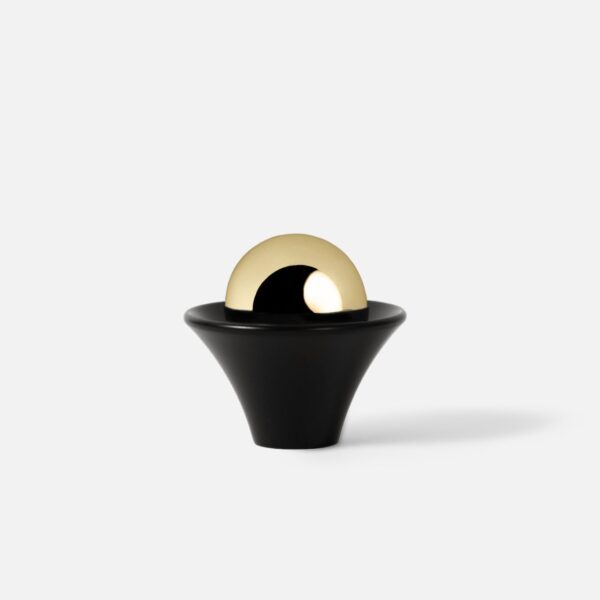 Uchwyt-galka-mosiezna-kielich-K1-kolor-czarny-z-kulka-mosiezna-polysk Uchwyt-galka-mosiezna-kielich-K1-kolor-czarny-z-kulka-mosiezna-polysk