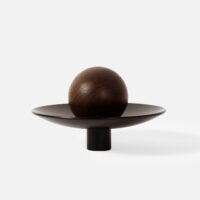 Uchwyt-galka-mosiezna-kielich-K2-kolor-czarny-z-kulka-drewniana-kolor-orzech-naturalny