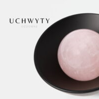 Uchwyt-galka-mosiezna-kielich-K3-kolor-czarny-z-kamieniem-naturalnym-kwarc-rozowy