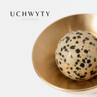 Uchwyt-galka-mosiezna-szczotkowana-kielich-K3-z-kamieniem-naturalnym-jaspis-dalmatynczyk