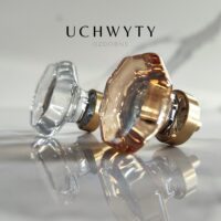 Uchwyt-krysztalowy-galka-ozdobna-mosiezny-szampanski-i-przezroczysty-oktaagonalny