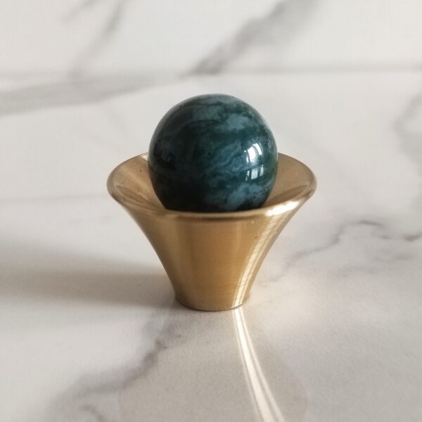 Uchwyt-meblowy-galka-mosiezna-kielich-K1-z-kamieniem-zielonym-agat-3-1 Uchwyt-meblowy-galka-mosiezna-kielich-K1-z-kamieniem-zielonym-agat-3-1