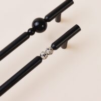 Uchwyt-meno-z-dalmatynczykiem-scaled