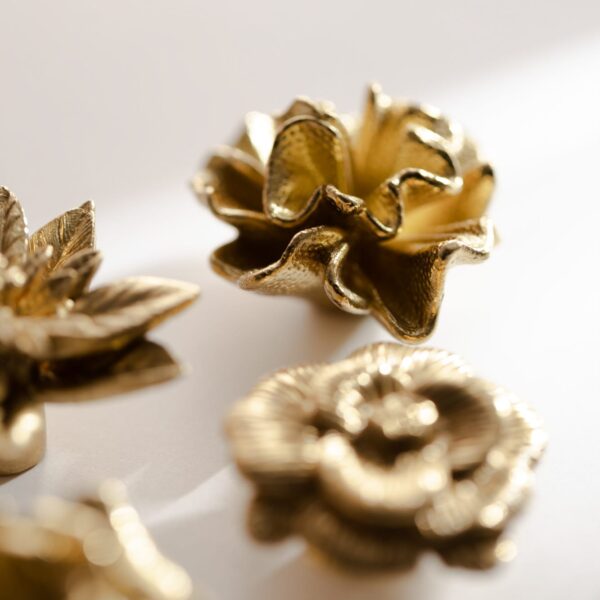 Uchwyt-mosiezny-ozdobny-kwiat-4-rozne-1 Uchwyt-mosiezny-ozdobny-kwiat-4-rozne-1