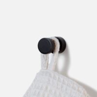 Wieszak-scienny-na-ubrania-w10-czarny-mat